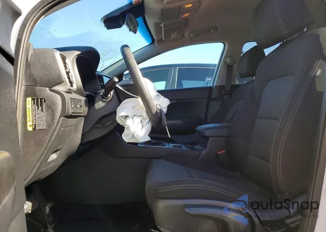 2020 Kia Sportage Lx z USA, uszkodzony, nr VIN KNDPM3AC6L7732383